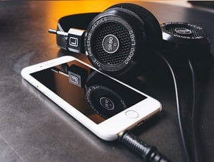 Grado SR80e headphones can be driven by your smartphone