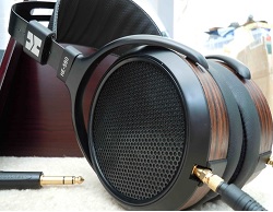 HIFIMAN HE-560 Screw Terminal Inputs
