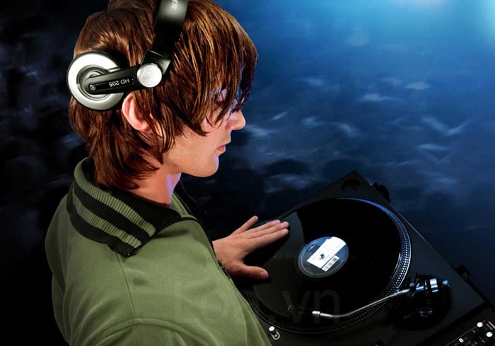 The Sennheiser HD 205-II Headphones Offer an Incredible Listening Experience