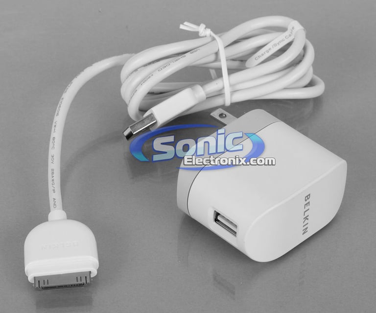 Belkin Swivel Wall Charger with Apple Syn Cable (White) Image 1