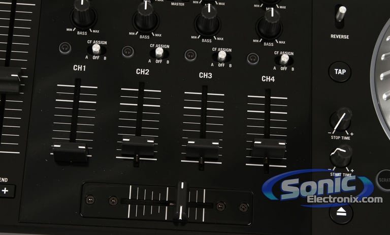 Numark MixDeck Quad Pro DJ Package with FREE Cables and Stands Image 6