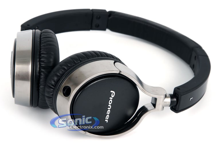 Pioneer SE-MJ591 (SEMJ591) Audiophile On-Ear Headphones Image 3