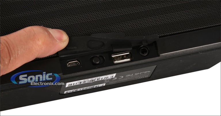iLuv iSP233PBLK MobiOut (Black) Open Box Image 4