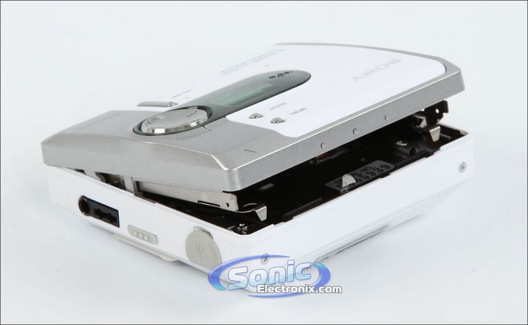 Sony MZ-NF520D Net MD Walkman MiniDisc Player (Factory Refurbished) Image 4