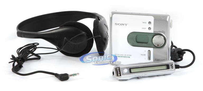 Sony MZ-NF520D Net MD Walkman MiniDisc Player (Factory Refurbished) Image 1
