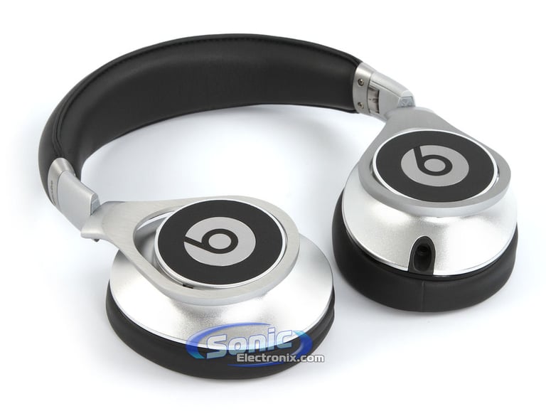 Beats By Dr. Dre Executive (Silver) Plus $25 eGift Card Image 8