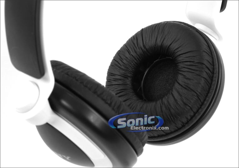Sony NWZ-B173F MP3 Player + MDR-XB200 Headphones - Black Image 6