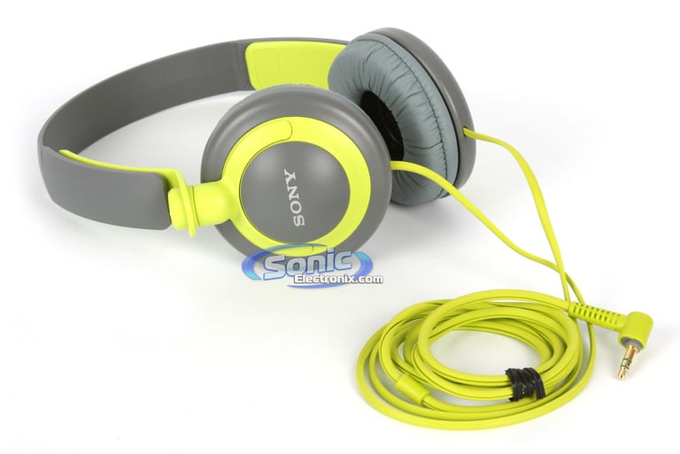 Sony NWZ-B173F MP3 Player + MDR-XB200 Headphones - Green Image 2