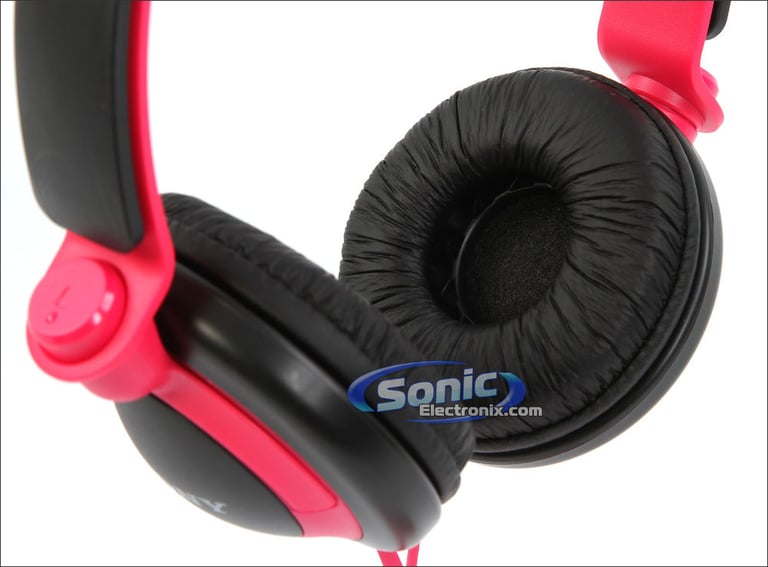 Sony NWZ-B173F MP3 Player + MDR-XB200 Headphones - Pink Image 8