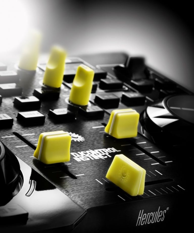 Hercules DJ Control Instinct for iPad (DJCONTROL-INSTINCT for iPad) Image 6