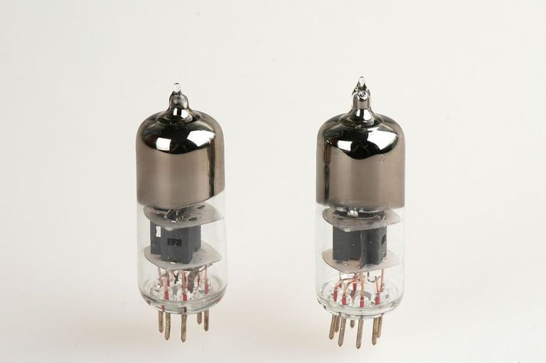 HIFIMAN HE-400i + EF-2A Amplifier Image 13