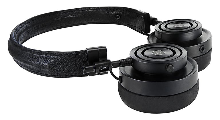 Master & Dynamic MH30 B1 (Black) + NuForce Icon uDAC-3 (Black) Image 5