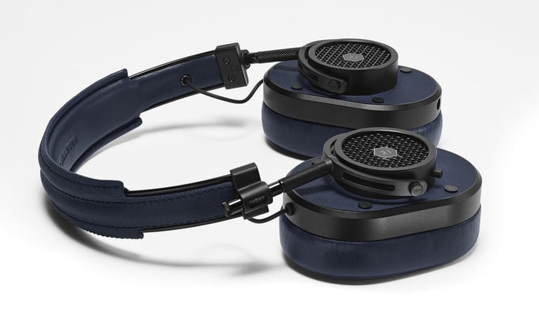Master & Dynamic MH40 B4 + NuForce Icon uDAC-3 (Black) Image 4