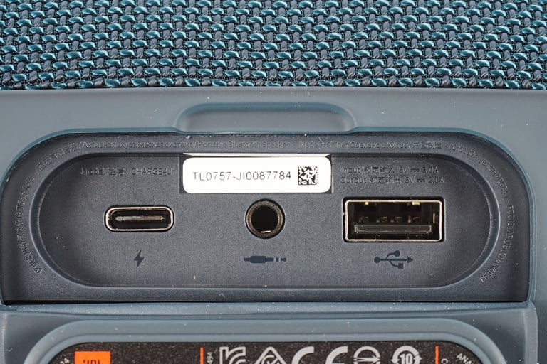 JBL CHARGE 4 BLUE Image 6