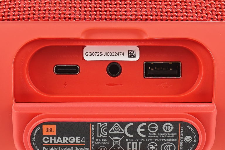 JBL CHARGE 4 RED Image 6