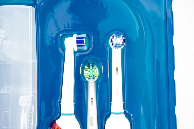 Oral-B Pro 2000 Image 2