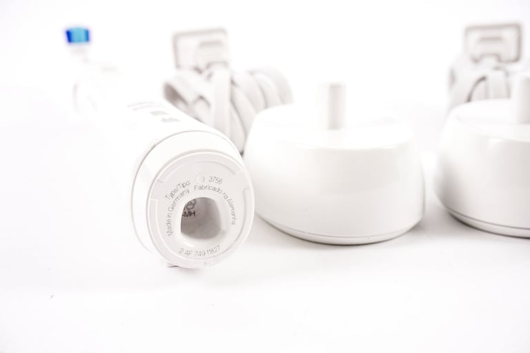 Oral-B Pro 2000 Image 7