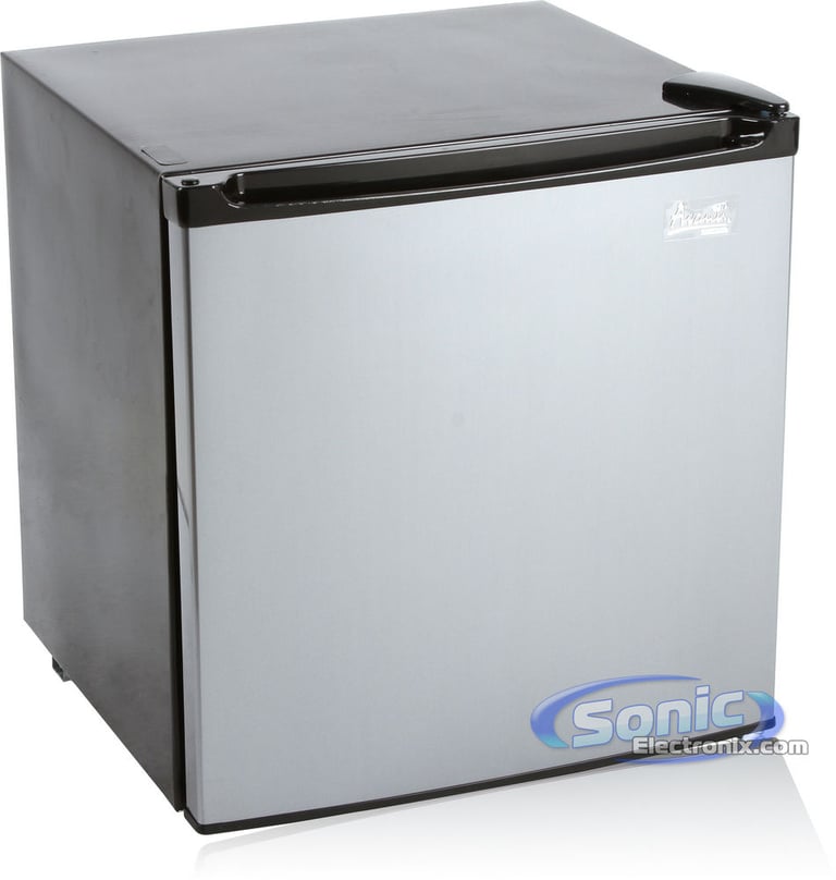 Avanti RM1702PS1 (Black with Platinum Door) Image 1