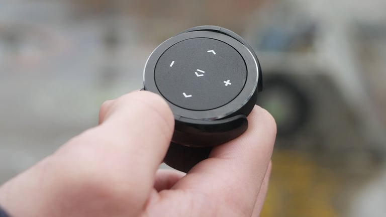 NVX XUBT6 Bluetooth remote with mount for steering wheel or bike handlebar Image 4