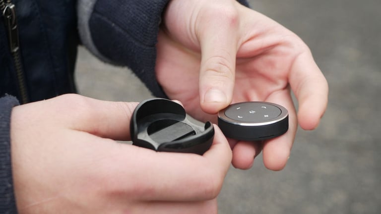 NVX XUBT6 Bluetooth remote with mount for steering wheel or bike handlebar Image 6