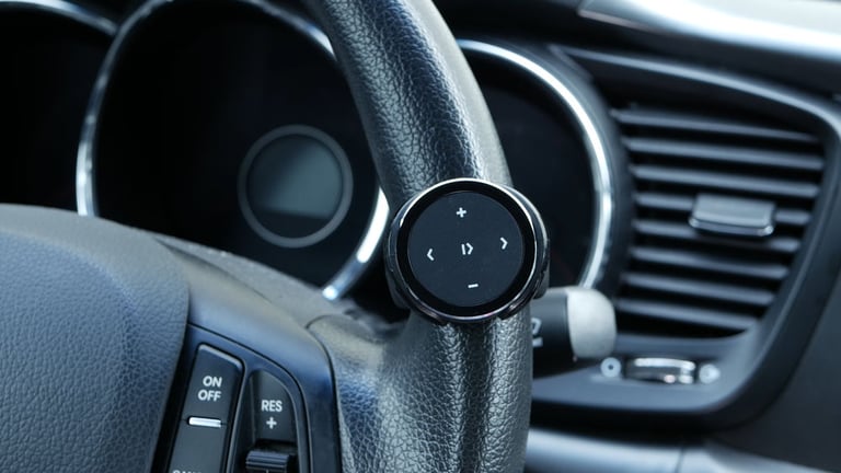 NVX XUBT6 Bluetooth remote with mount for steering wheel or bike handlebar Image 9