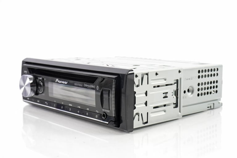 Pioneer DEH-S6100BS Bundle #74 for select Toyota Solara Vehicles Image 6
