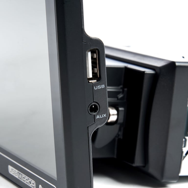 Jensen CMM710 + NVX Backup Camera Image 7