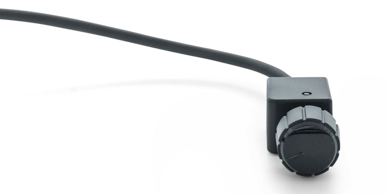 Kenwood KAC-M5001 with NVX 8 Gauge Amp Kit Image 10