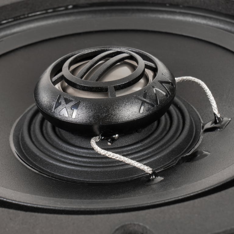 Soundstream Reserve WHD14+ with NVX XFHD6F Front Faring Speakers Image 7