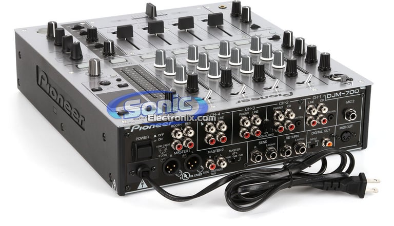 Pioneer DJM-700 (Silver) Image 3