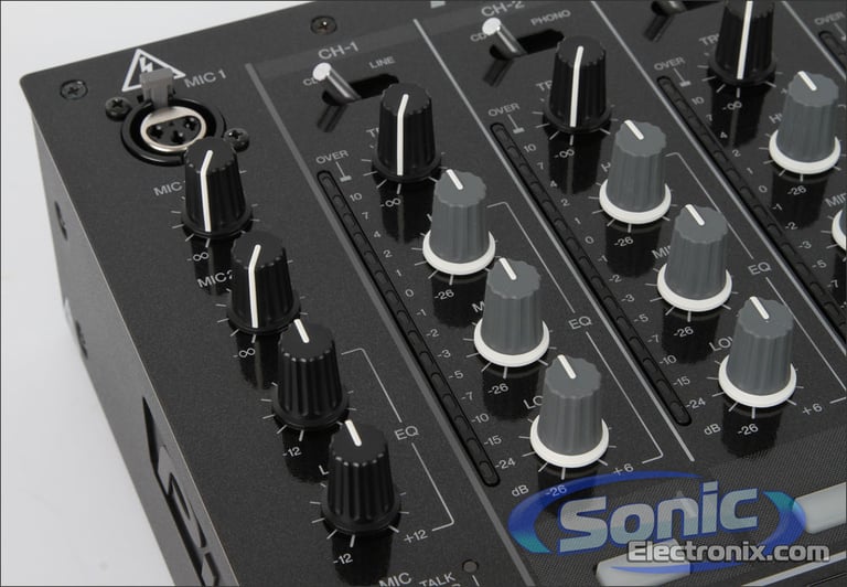 Pioneer DJM-700 (Black) Image 2