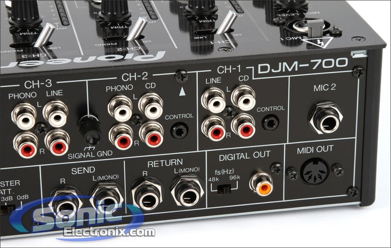 Pioneer DJM-700 (Black) Image 8