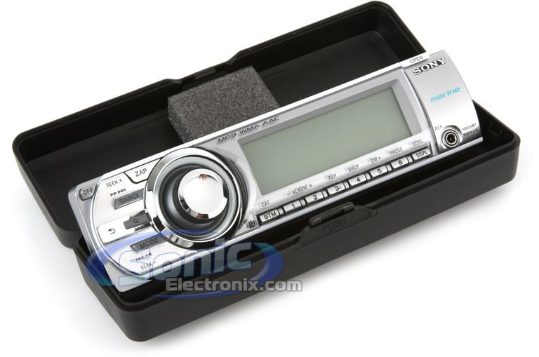 Sony CDX-M60Ui + IPUSBK2 iPod Cable Image 7