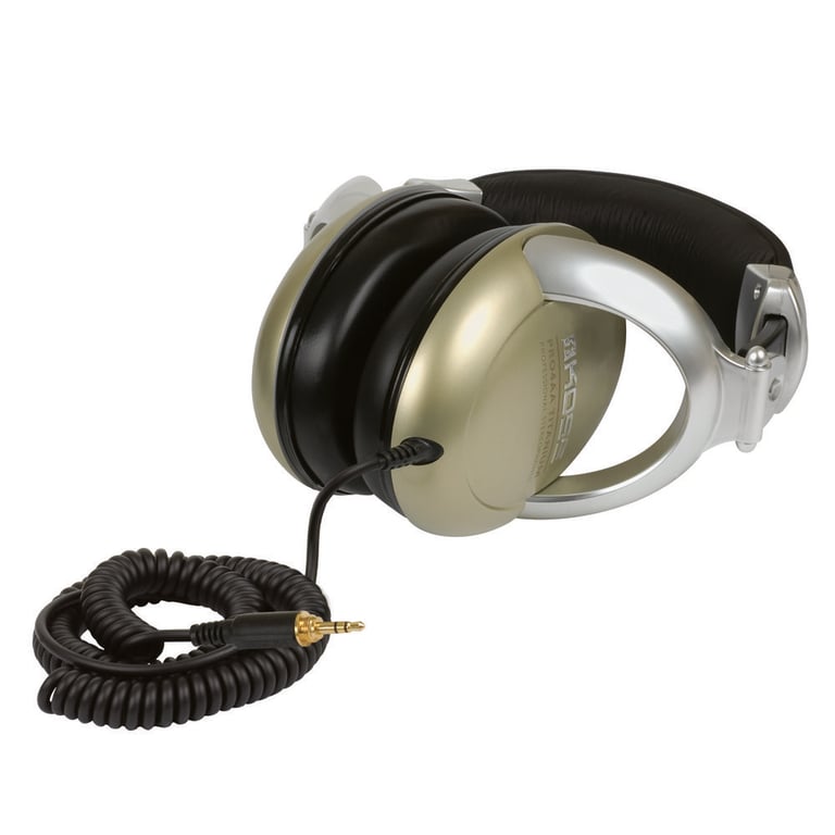 Koss PRO4AAT (145567) Enclosed Ear Headphones Image 2